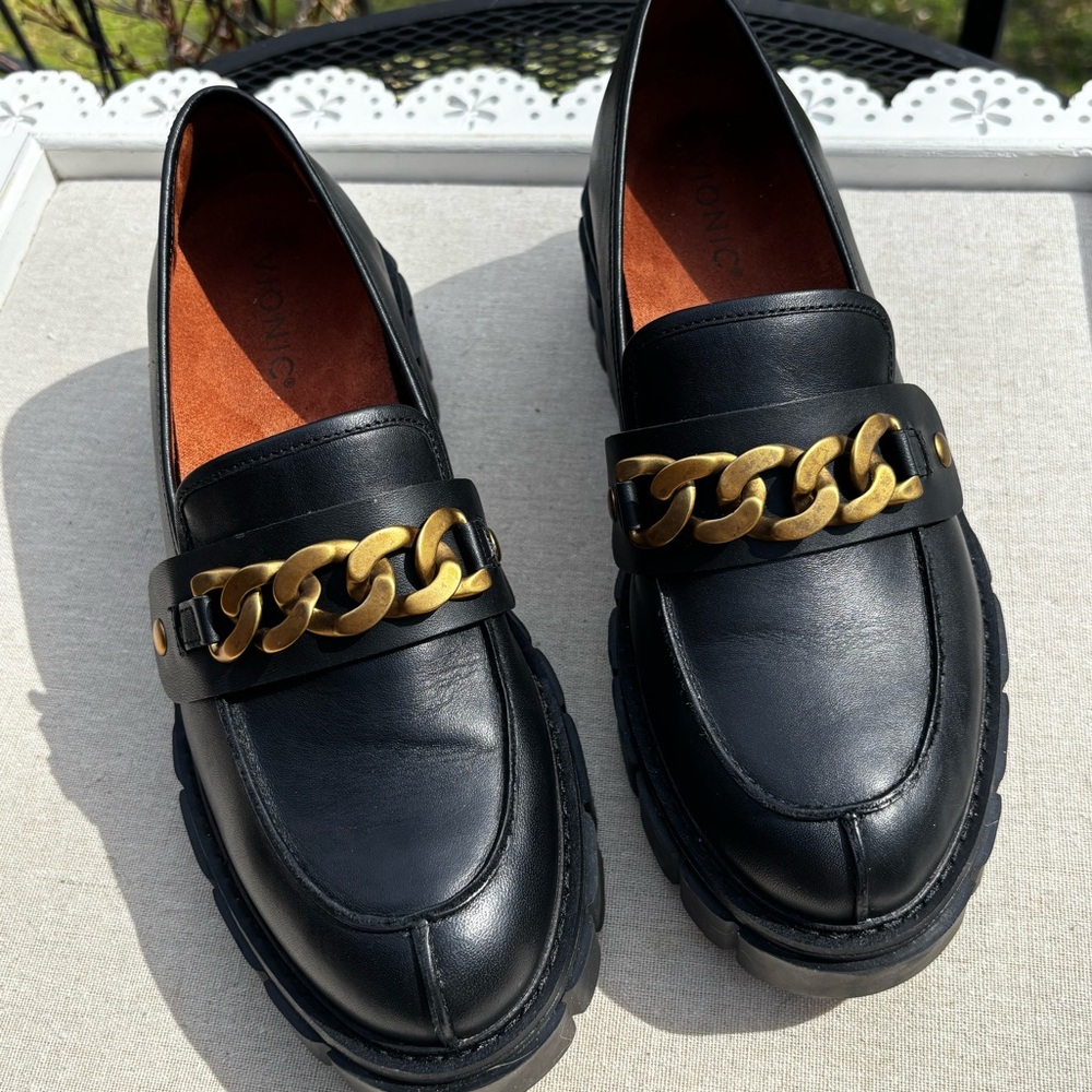 Vionic Penny Loafers With Lug Soles.2 Snap on Front Choices,Gold Chain Or Plain. - Picture 11 of 13